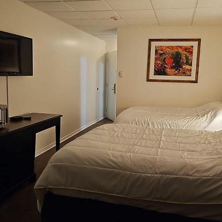 The Brunswick Hotel Complex Parry Sound Ngoại thất bức ảnh